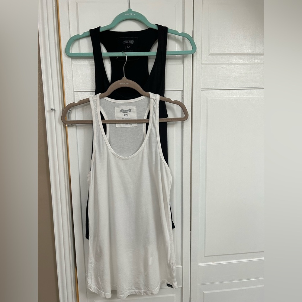 2 Pack Cariloha Tank set.